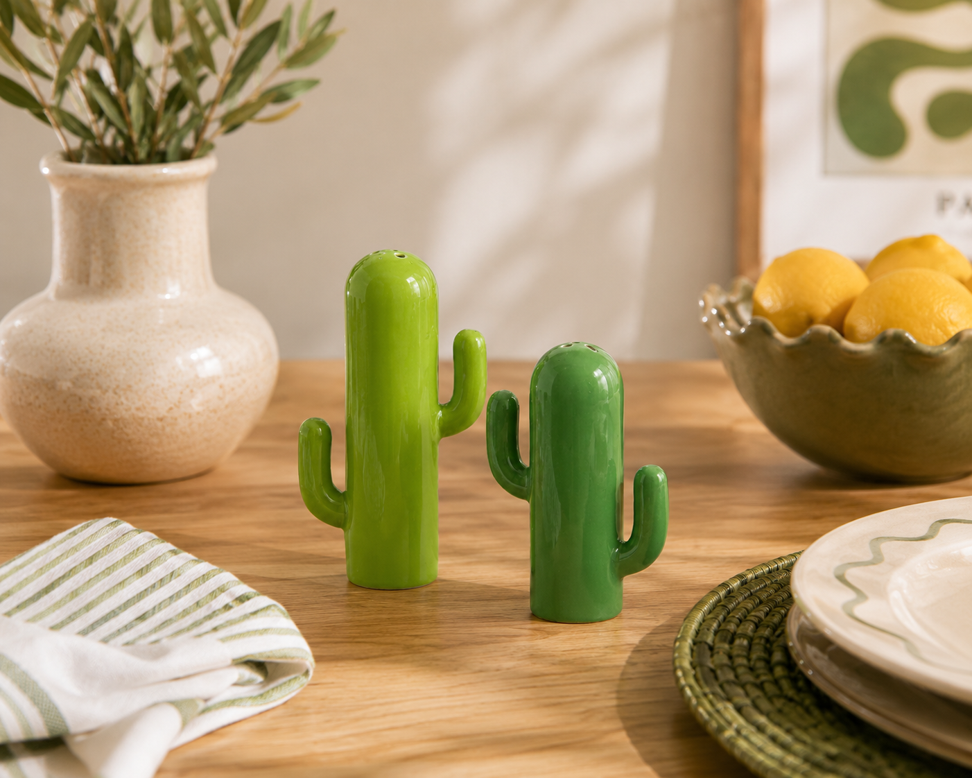 Set saliera e pepiera "cactus" in ceramica Balvi, vista laterale