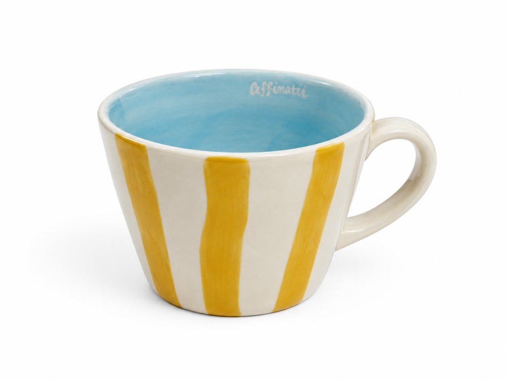 Set tazza e piattino in ceramica dipinta a mano And Nook, dettaglio del colore