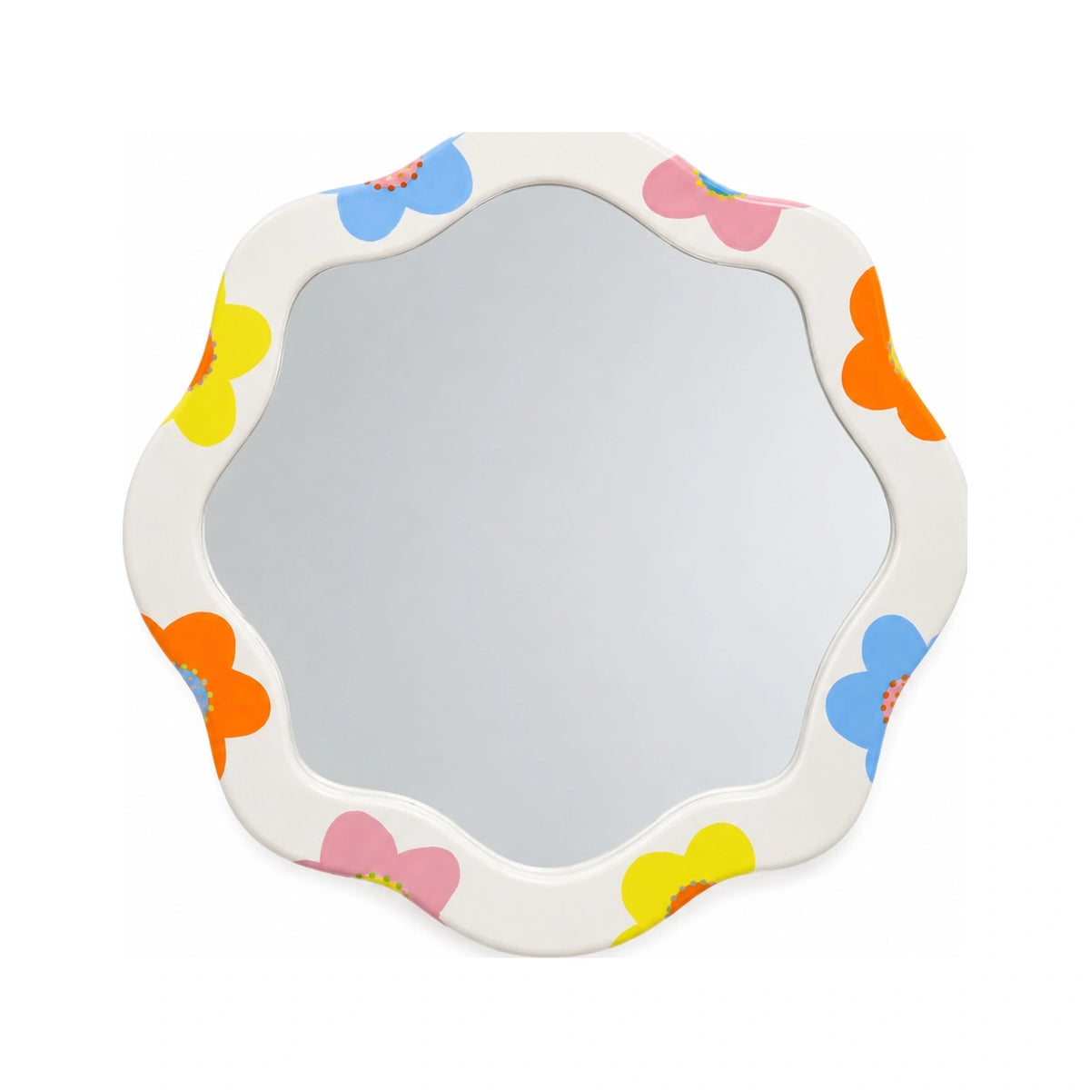 Specchio Marta Qué Rico con cornice bianca ondulata decorata con fiori rosa, azzurri, arancioni e gialli, su fondo bianco.