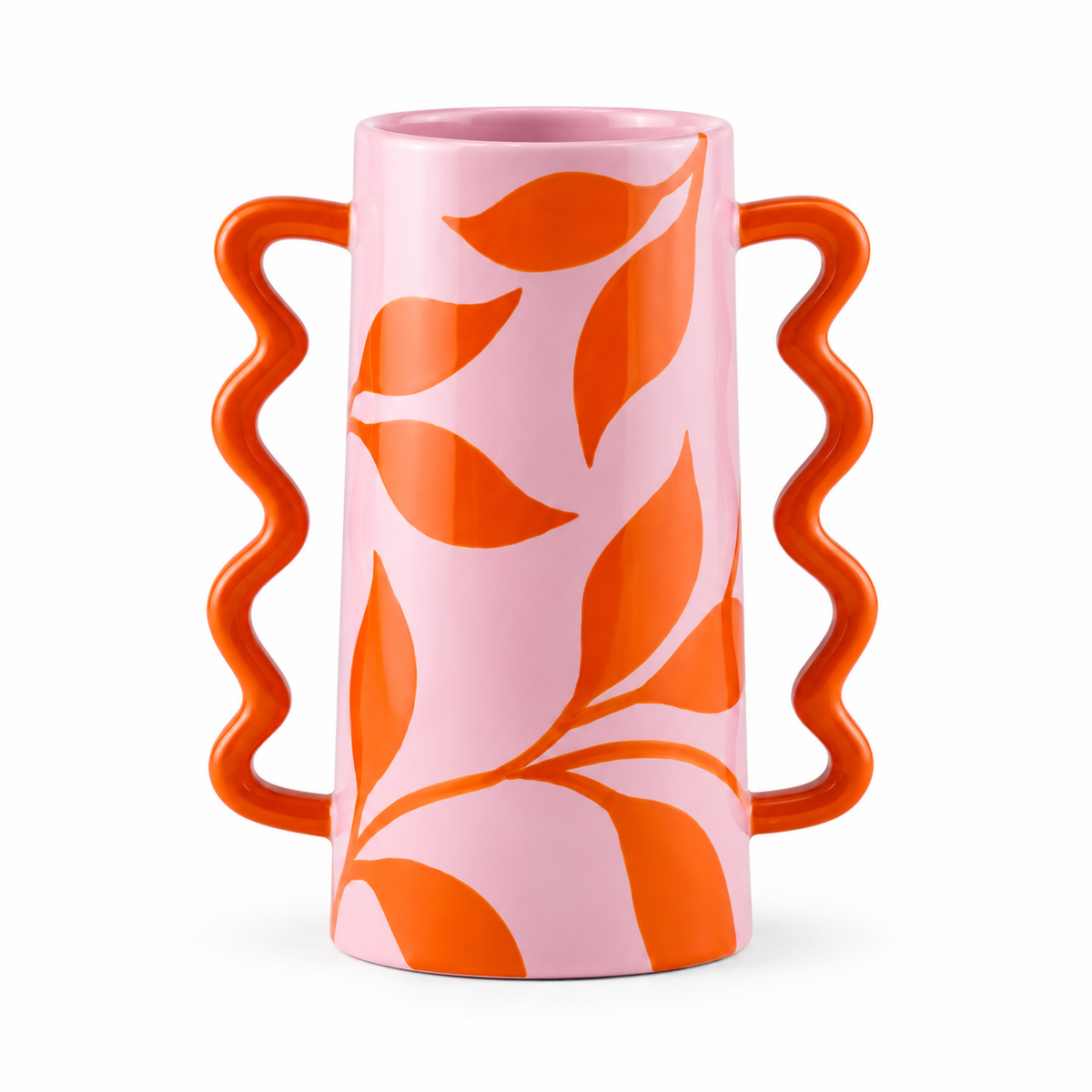 Vaso Rodrigo Fuego Floral di Qué Rico in ceramica rosa lucida con decorazioni floreali arancioni e due manici laterali ondulati, su fondo bianco.